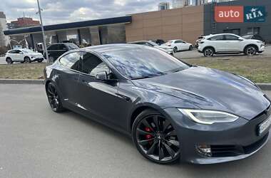 Лифтбек Tesla Model S 2017 в 
