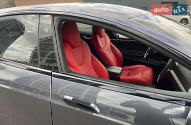 Лифтбек Tesla Model S 2017 в 