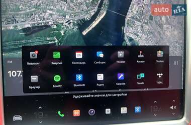 Лифтбек Tesla Model S 2017 в 