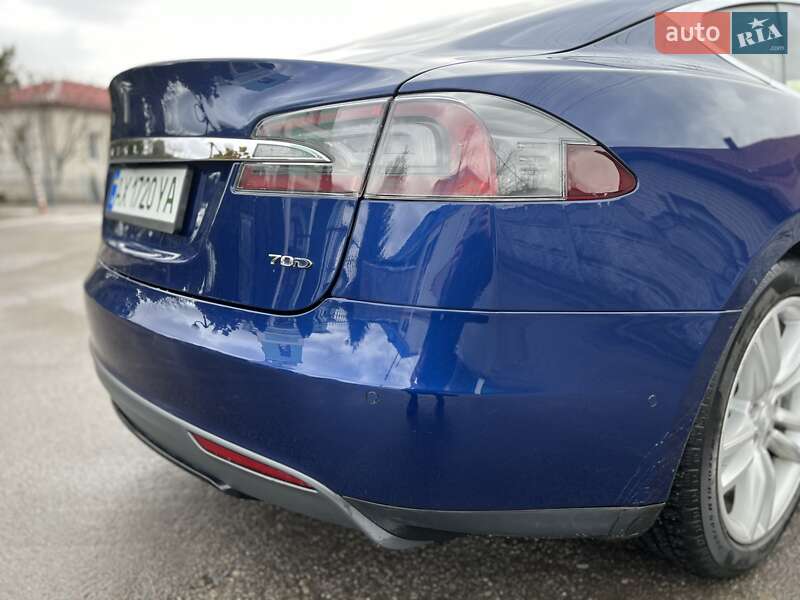 Ліфтбек Tesla Model S 2015 в Харкові
