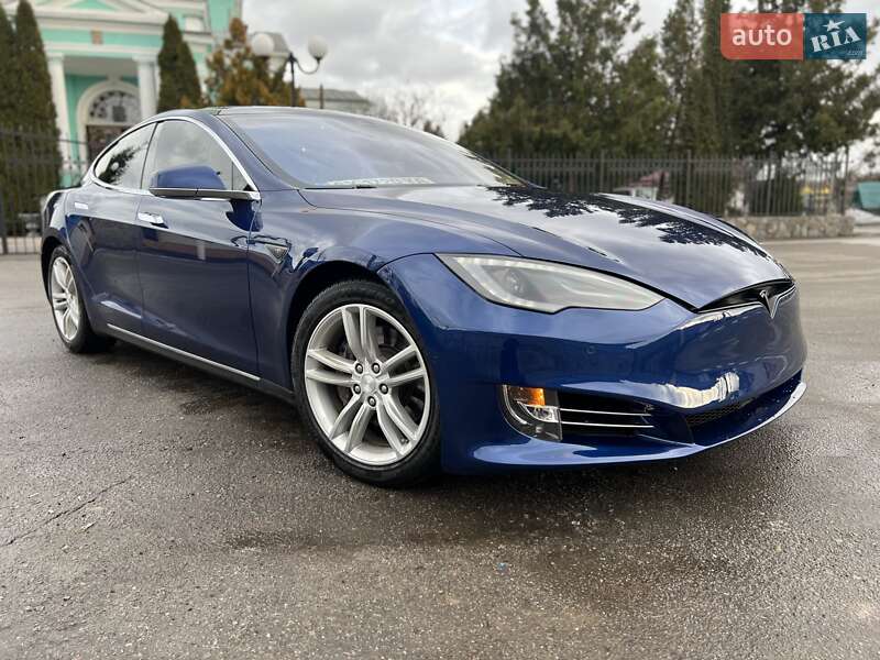 Ліфтбек Tesla Model S 2015 в Харкові