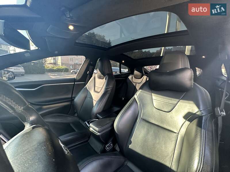 Ліфтбек Tesla Model S 2016 в Вінниці