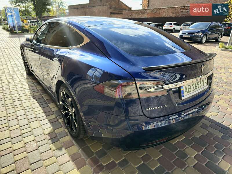 Ліфтбек Tesla Model S 2016 в Вінниці