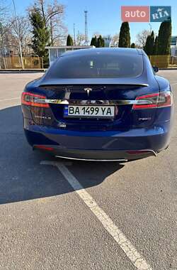 Лифтбек Tesla Model S 2015 в 