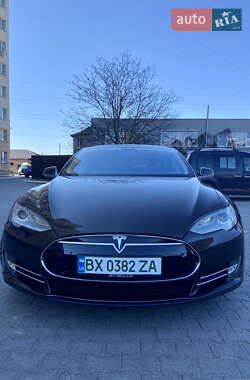 Лифтбек Tesla Model S 2012 в 