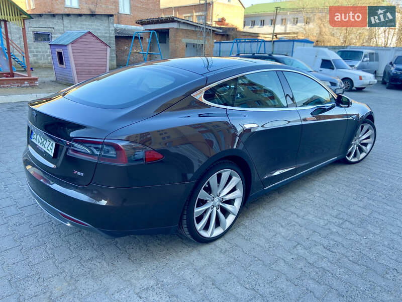 Лифтбек Tesla Model S 2012 в Хмельницком фото 14 Лифтбек Tesla Model S 2012 в Хмельницком