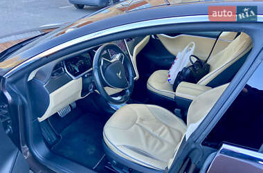 Лифтбек Tesla Model S 2012 в 