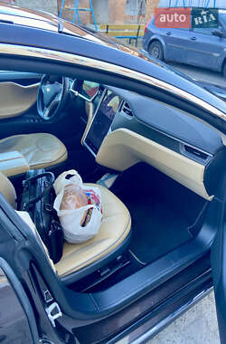 Лифтбек Tesla Model S 2012 в 
