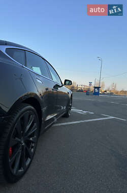 Лифтбек Tesla Model S 2018 в 