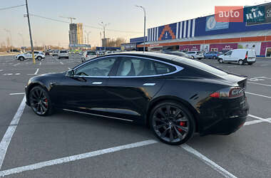 Лифтбек Tesla Model S 2018 в Киеве