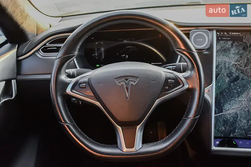 Лифтбек Tesla Model S 2018 в 