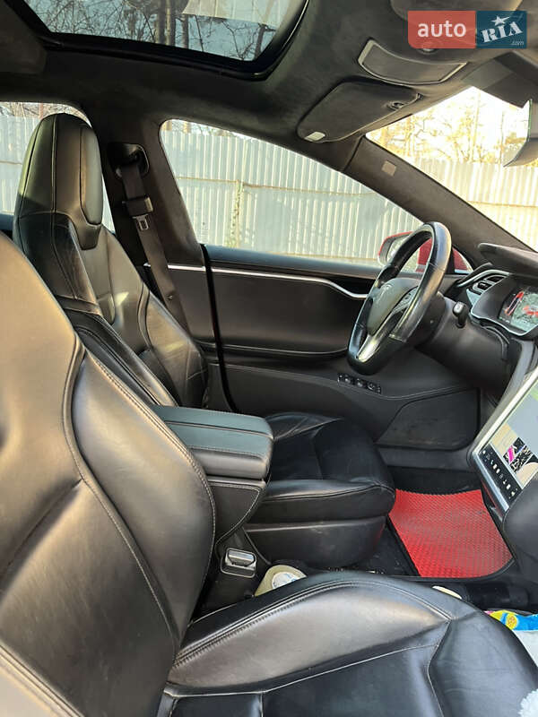 Лифтбек Tesla Model S 2015 в Киеве фото 17 Лифтбек Tesla Model S 2015 в Киеве