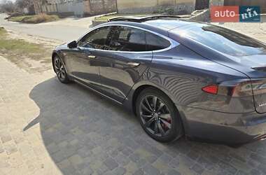 Лифтбек Tesla Model S 2014 в 