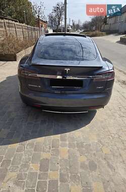 Лифтбек Tesla Model S 2014 в 