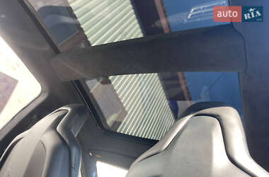 Лифтбек Tesla Model S 2015 в 