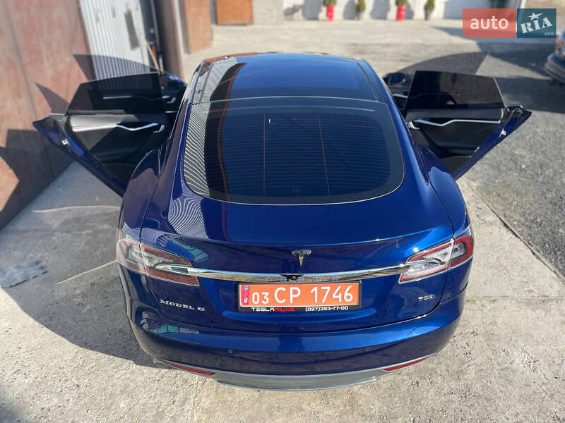 Лифтбек Tesla Model S 2015 в Ровно