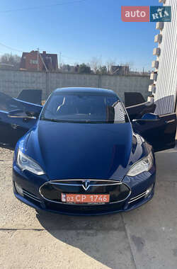 Лифтбек Tesla Model S 2015 в Ровно
