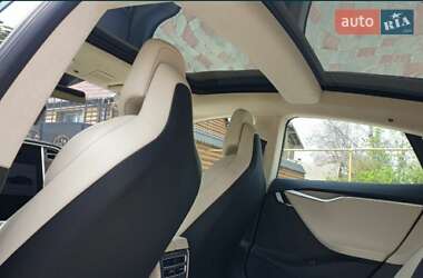 Лифтбек Tesla Model S 2017 в 