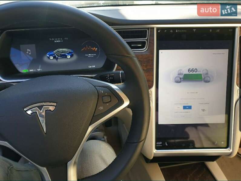 Ліфтбек Tesla Model S 2017 в Одесі