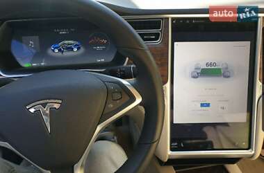 Лифтбек Tesla Model S 2017 в 