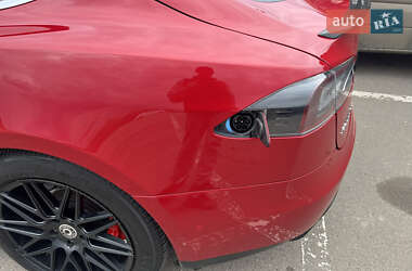 Лифтбек Tesla Model S 2015 в 