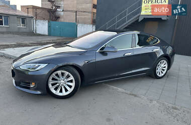 Лифтбек Tesla Model S 2018 в 
