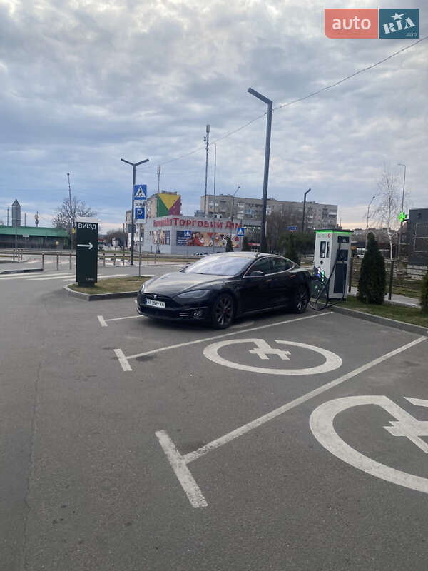 Tesla Model S 2015
