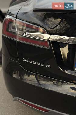 Лифтбек Tesla Model S 2012 в 
