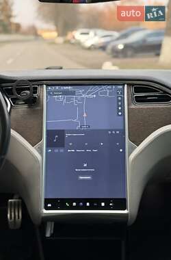 Лифтбек Tesla Model S 2012 в 