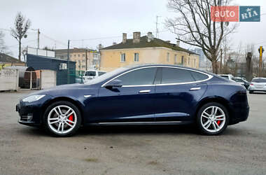 Лифтбек Tesla Model S 2014 в 