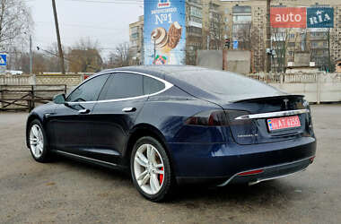 Лифтбек Tesla Model S 2014 в 