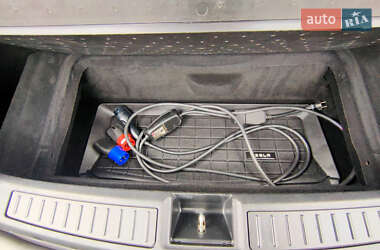 Лифтбек Tesla Model S 2014 в 