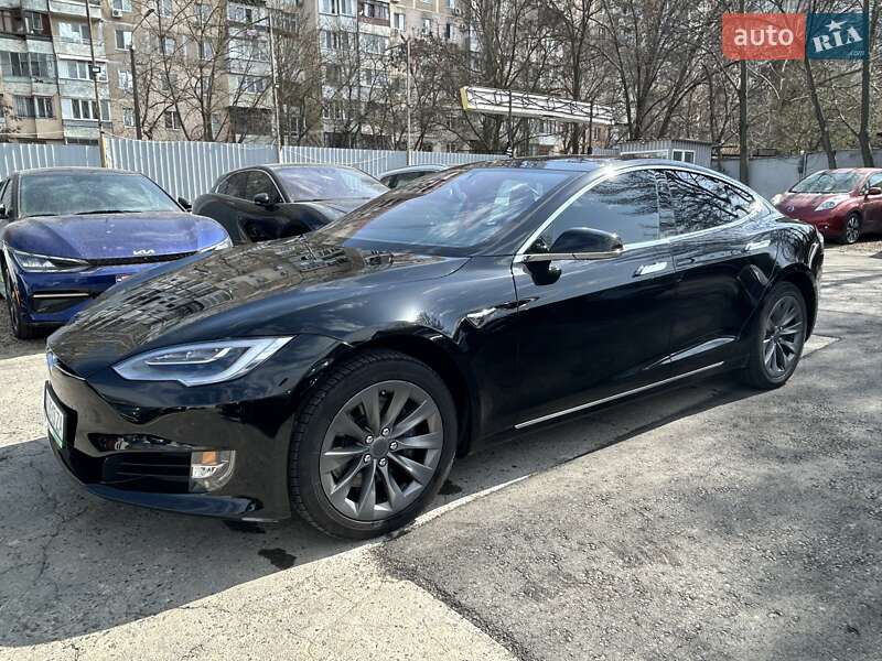 Tesla Model S 2016