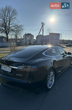 Лифтбек Tesla Model S 2015 в 