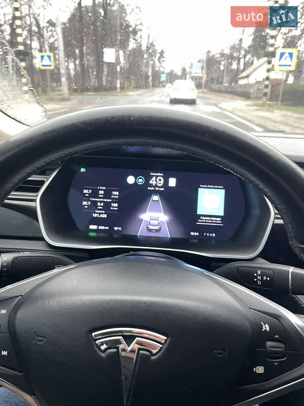 Лифтбек Tesla Model S 2015 в Киеве