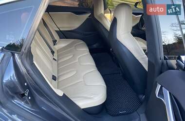 Лифтбек Tesla Model S 2016 в 