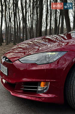 Лифтбек Tesla Model S 2014 в 