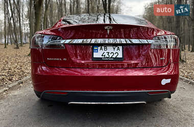 Лифтбек Tesla Model S 2014 в 