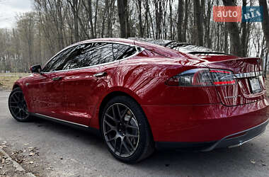 Лифтбек Tesla Model S 2014 в 