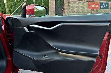 Лифтбек Tesla Model S 2016 в 