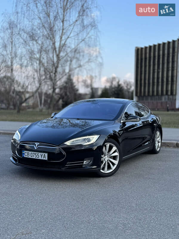 Ліфтбек Tesla Model S 2014 в 