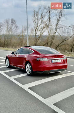 Лифтбек Tesla Model S 2013 в 
