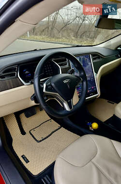 Лифтбек Tesla Model S 2013 в 