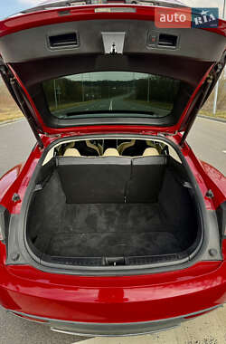 Лифтбек Tesla Model S 2013 в 