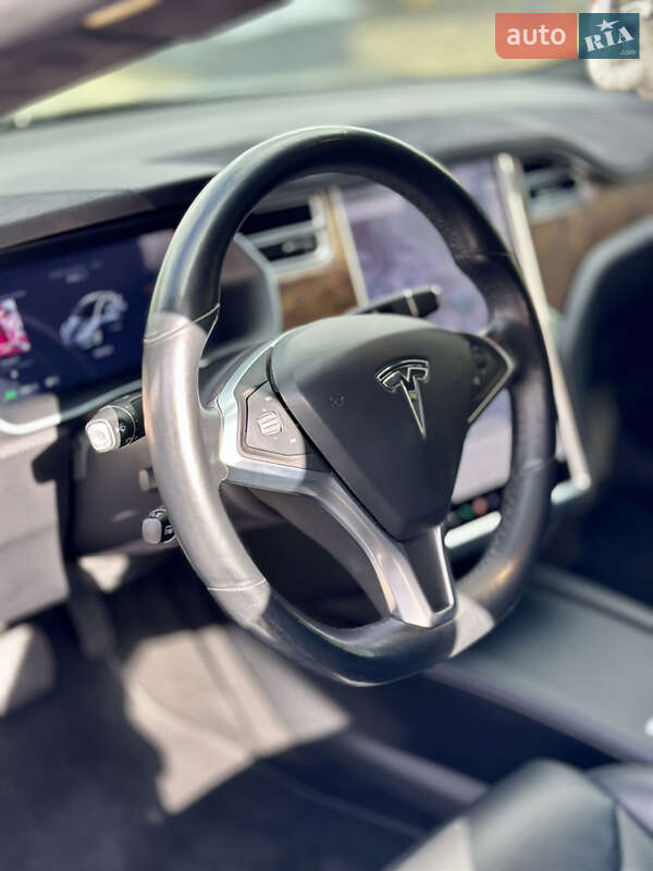 Ліфтбек Tesla Model S 2017 в Одесі