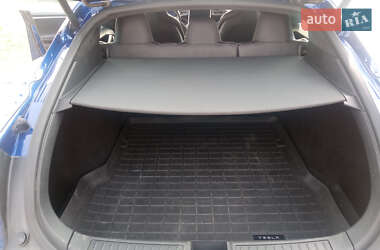 Лифтбек Tesla Model S 2015 в 
