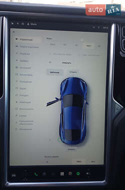 Лифтбек Tesla Model S 2015 в 