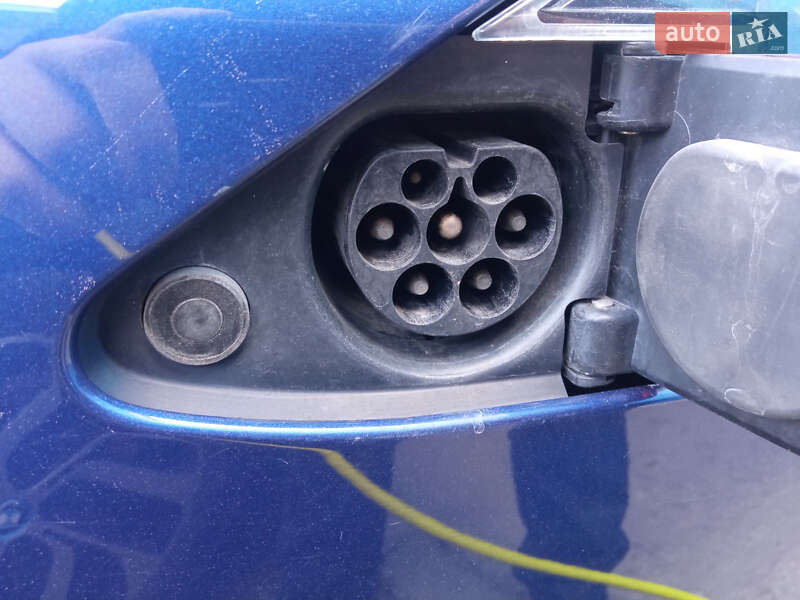 Лифтбек Tesla Model S 2015 в Радехове фото 16 Лифтбек Tesla Model S 2015 в Радехове