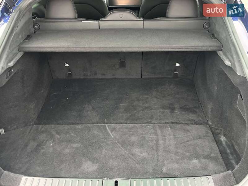 Лифтбек Tesla Model S 2021 в Львове