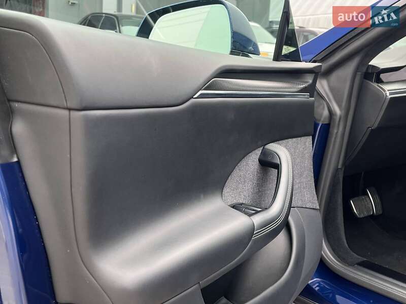 Лифтбек Tesla Model S 2021 в Львове